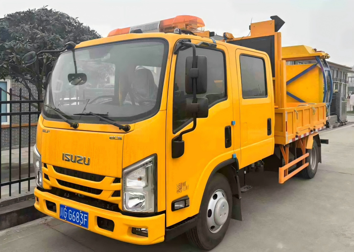 五十铃中型防撞缓冲车（70K）